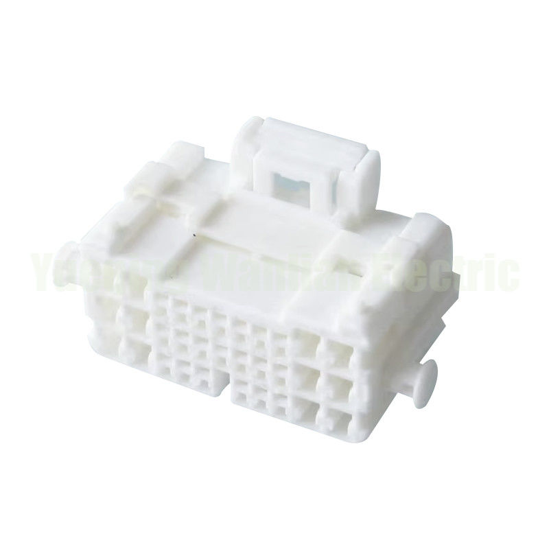 32 Pin MG651711 Automotive Electrical Wire Connector Plug Auto Socket Plastic Connector